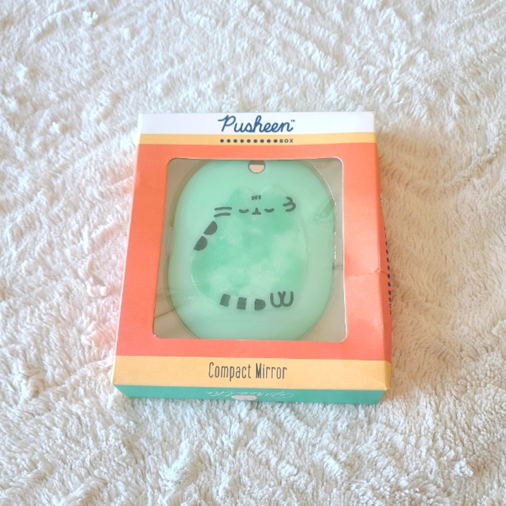 NWT Pusheen Compact Mirror
